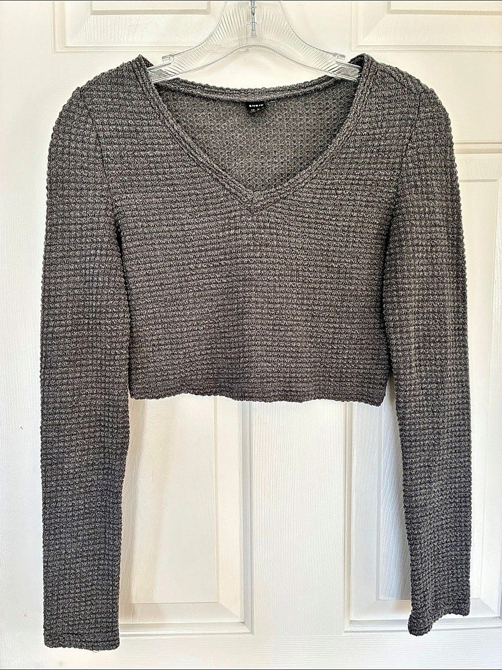 SHEIN Gray V-Neck Cropped Sweater Size Medium Like New